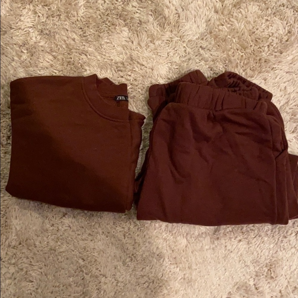 Zara sweatsuit in Maroon